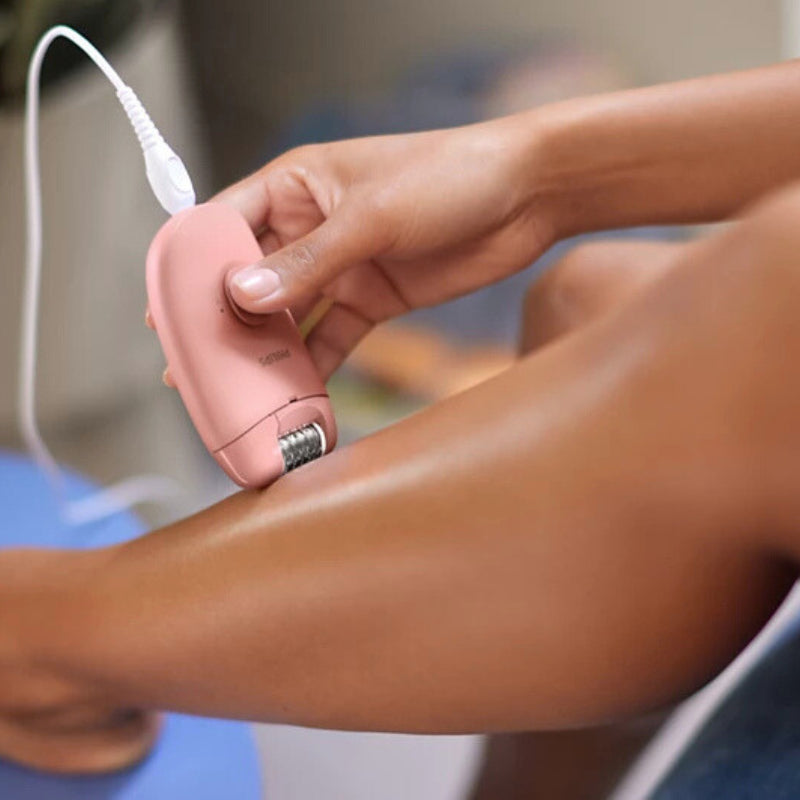 Philips Silk Epil EPILATOR , Legs , Corded , Speed Setting (1) , Washable
Epilation Head , Cleaning Brush . Pink BRE229